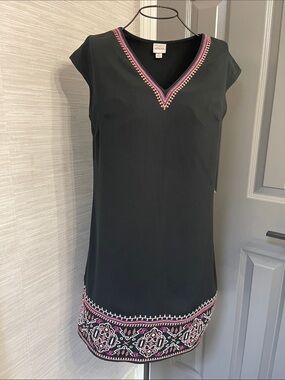 Merona Black Tunic Top with Pink Logo Tag